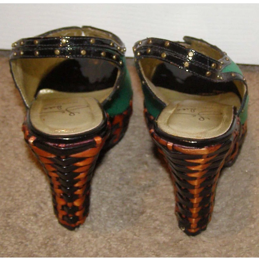 NEW Le Due by Due Farina Green Satin Laceup Wedge